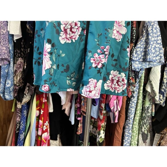 Torrid Size 1 (1X) Top Floral Print Contrast Dolman Top / Blouse Turquoise - Picture 3 of 10